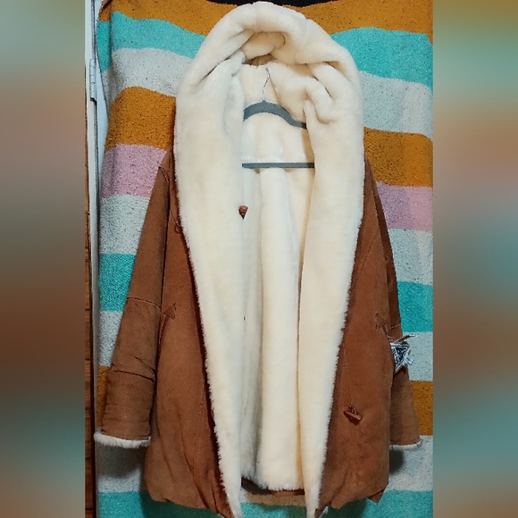 A genuine women's leather coat - Picture 2 of 7